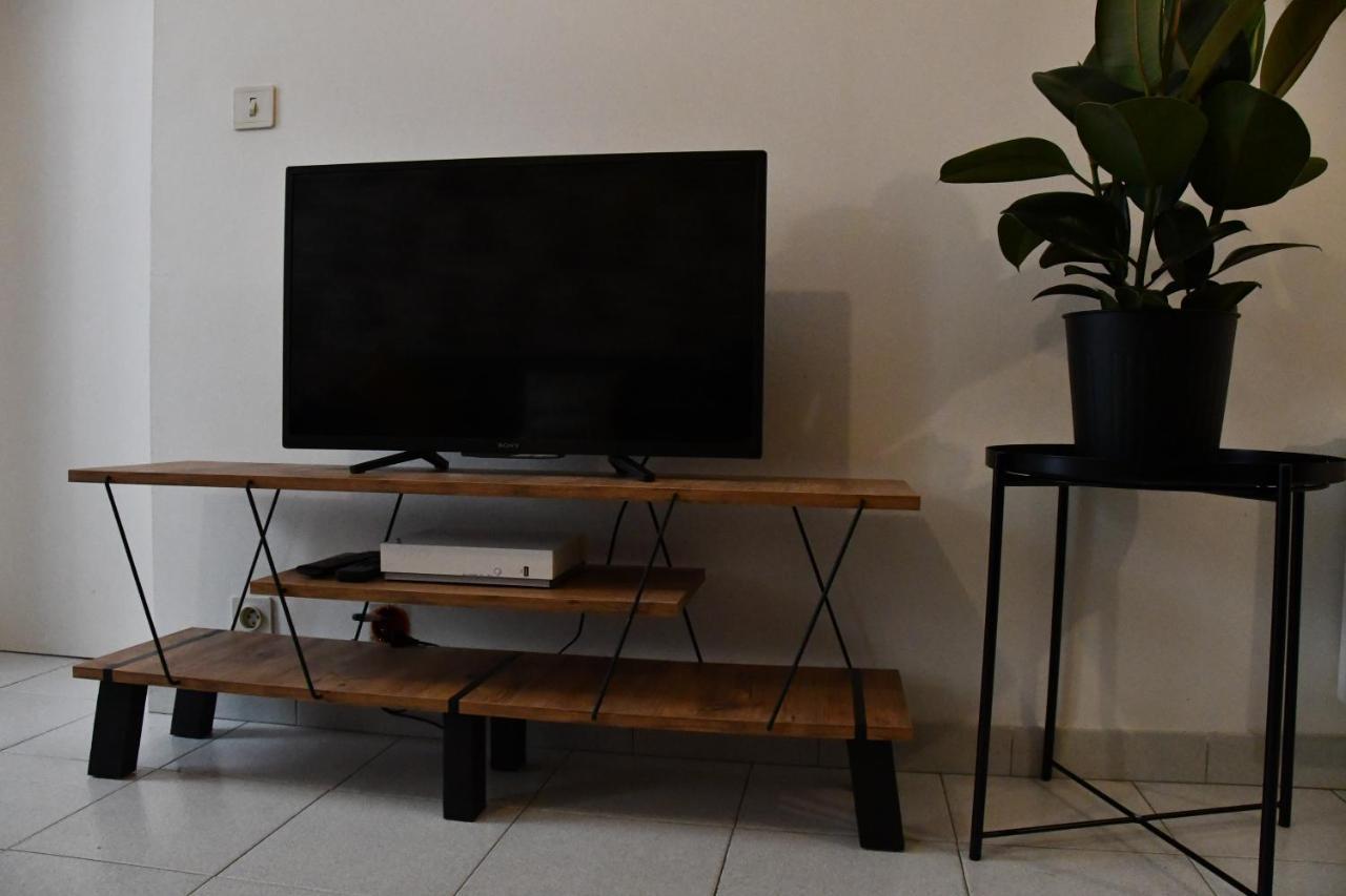 Appartement 32 M2 Intra Muros - Wifi - Netflix - Bureau Avignon Luaran gambar