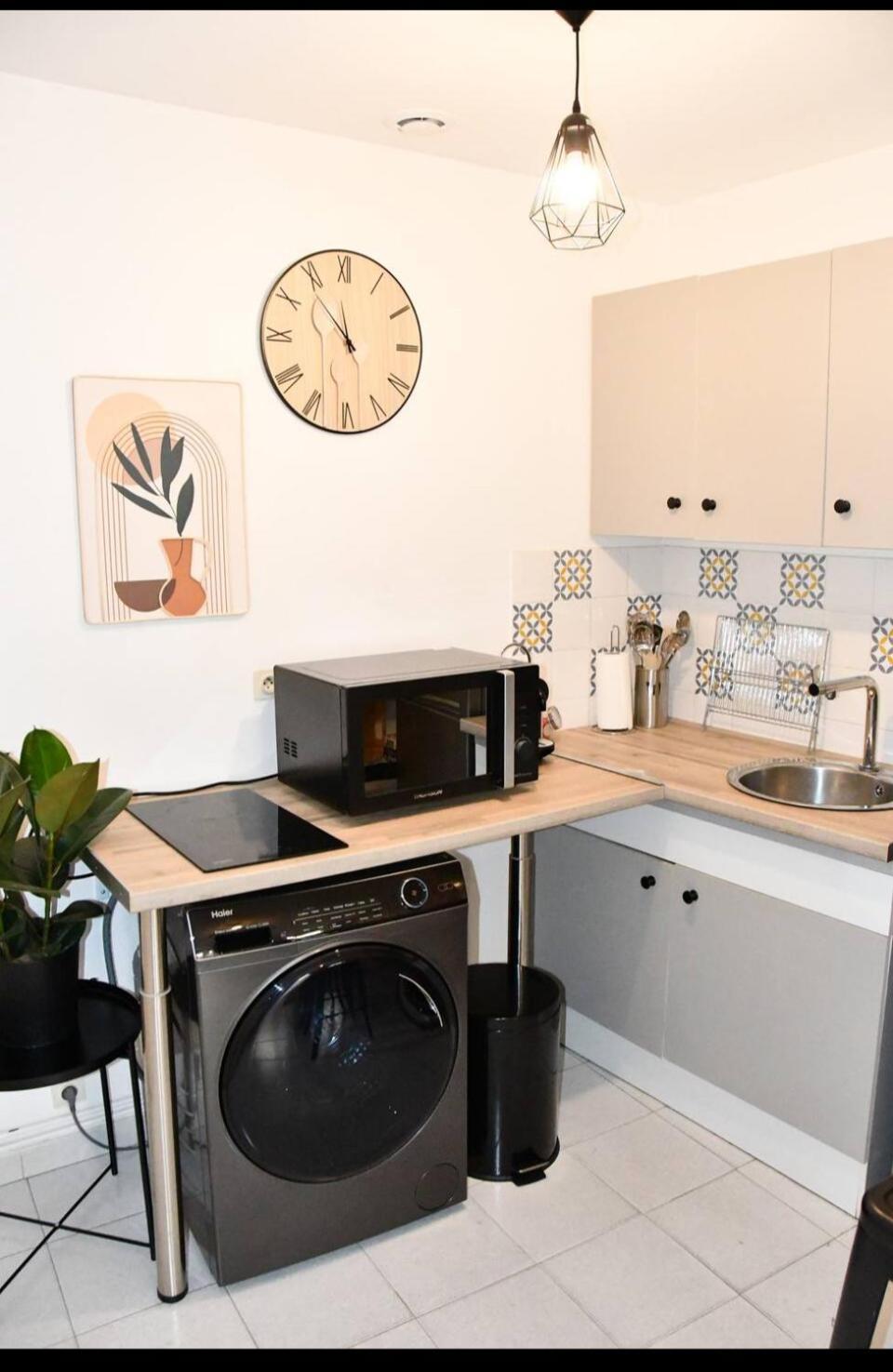 Appartement 32 M2 Intra Muros - Wifi - Netflix - Bureau Avignon Luaran gambar
